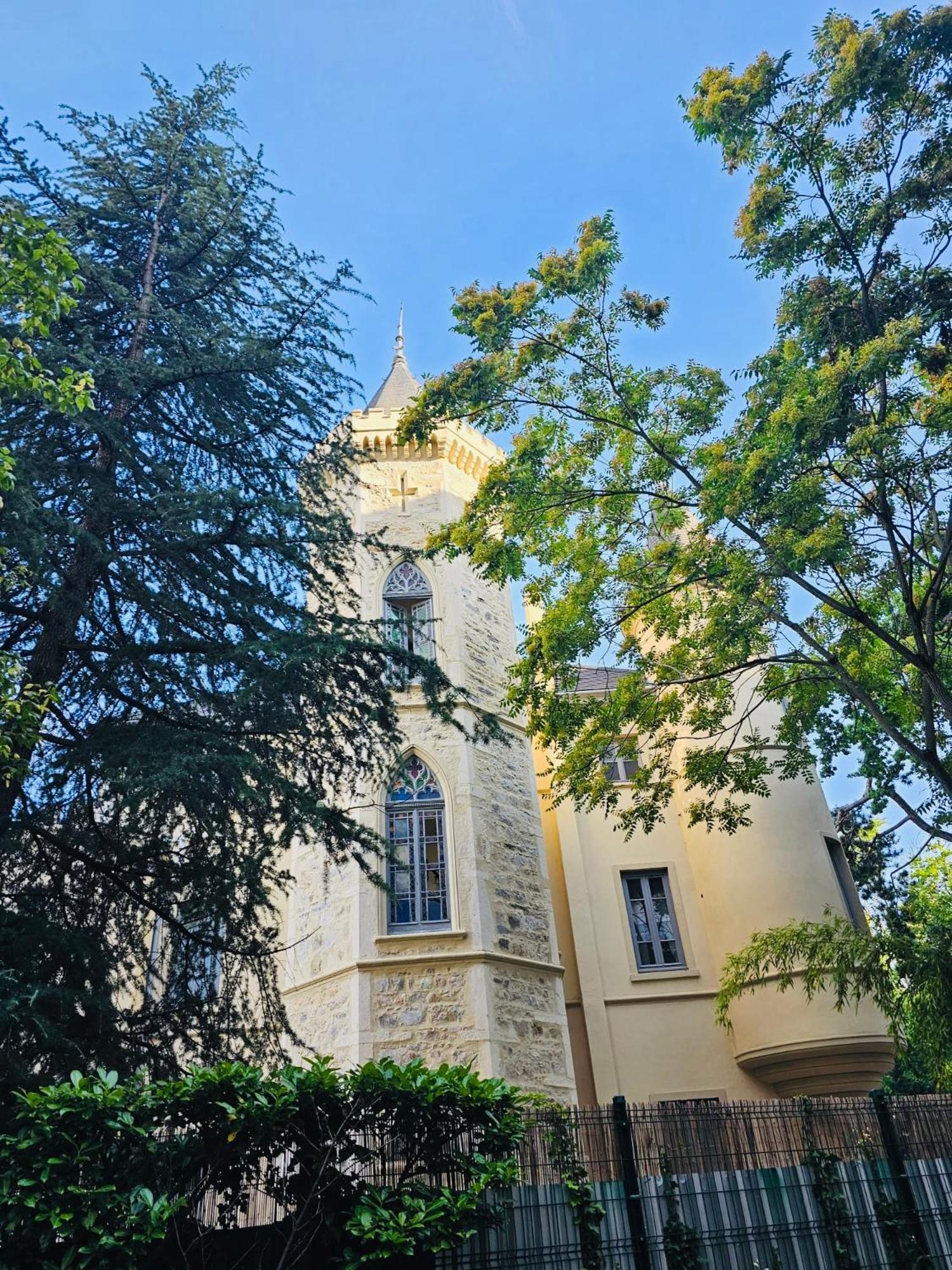 Chateau Grandclement Lyon Villeurbanne Niveau Rdc - Tresor Cache En Ville Avec Vue Piscine Et Parc Bagian luar foto
